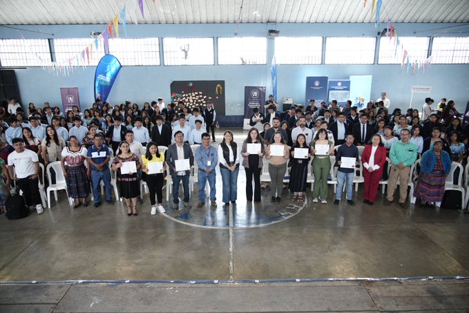 Inicia la última convocatoria del año para Becas por Nuestro Futuro