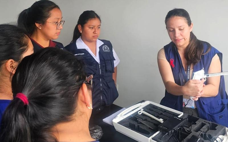 Personal de salud de Sacatepéquez se capacita en detección temprana de cáncer de cuello uterino