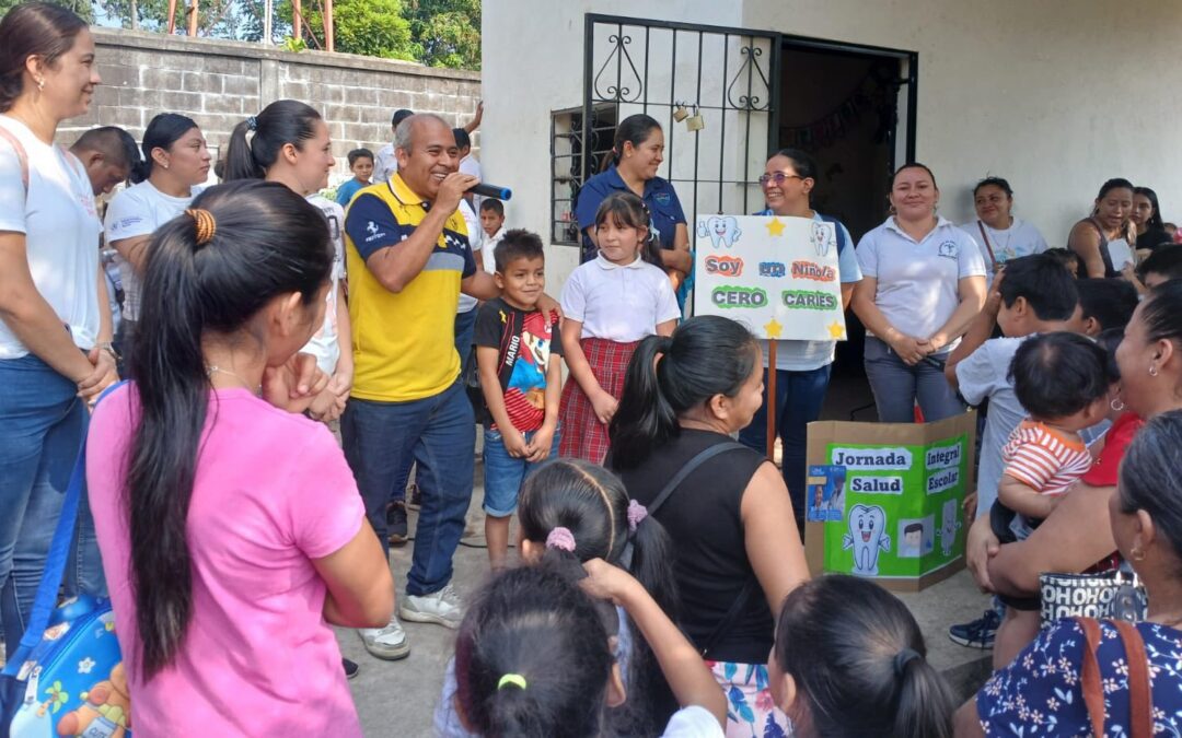Llevan jornada de salud a centro escolar