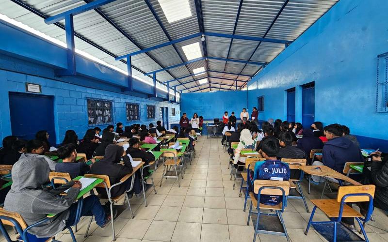 Estudiantes de Santa Cruz Verapaz fortalecen idiomas Mayas en servicios públicos