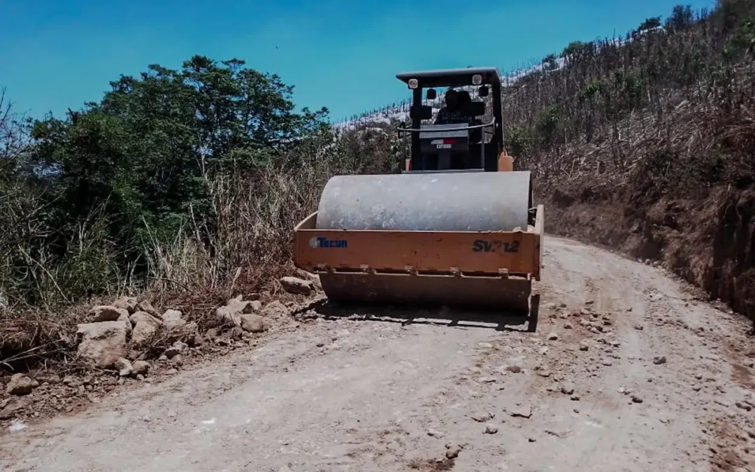 Finalizan mantenimiento de 2.3 kilómetros en ruta a San Martín Jilotepeque