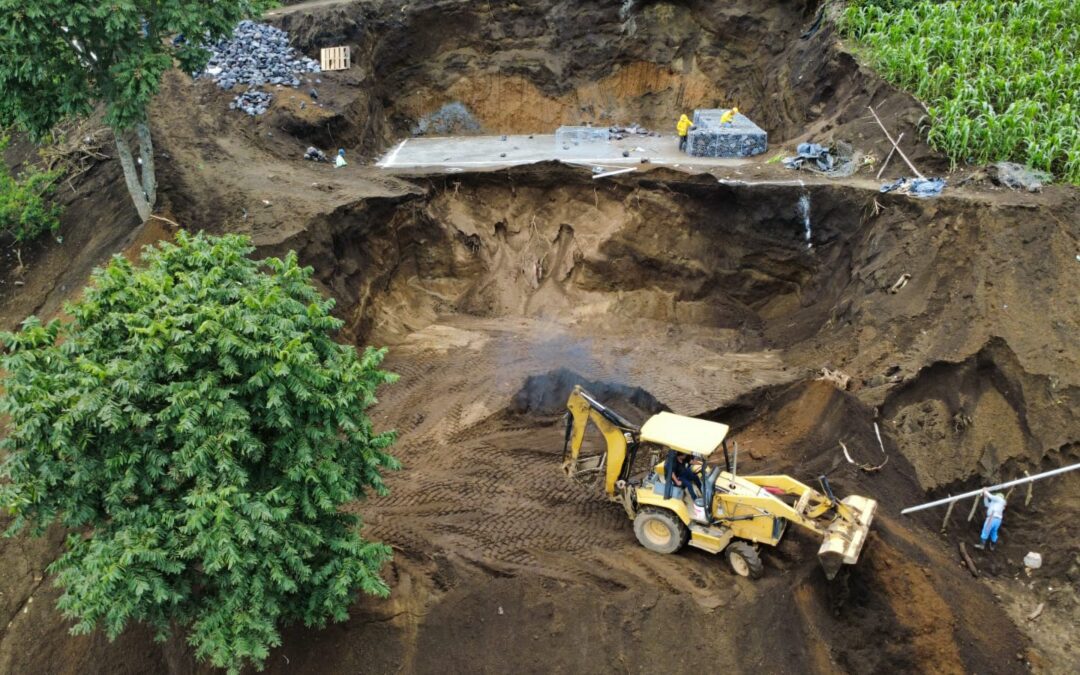 Avanza construcción de muro de estabilización en ruta entre Chimaltenango y San Martín Jilotepeque