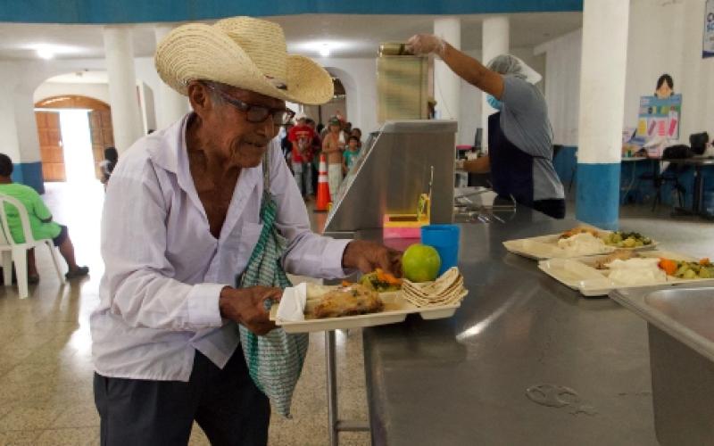 MIDES entrega más de 200 raciones diarias en el Comedor Social de Huité, Zacapa