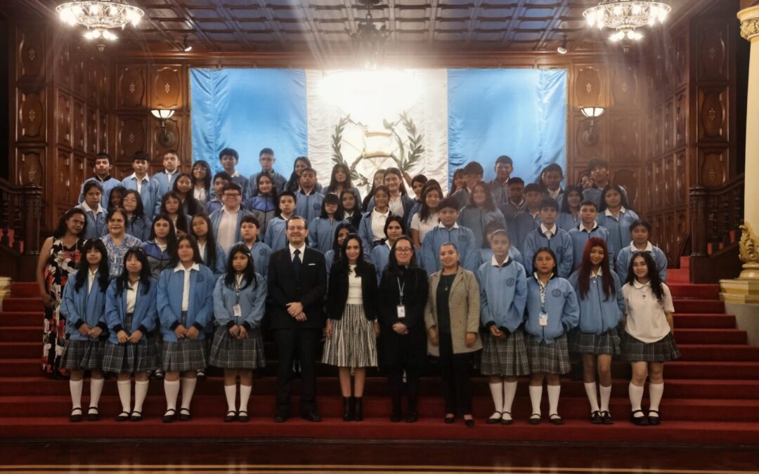 Estudiantes son concientizados sobre cambio climático