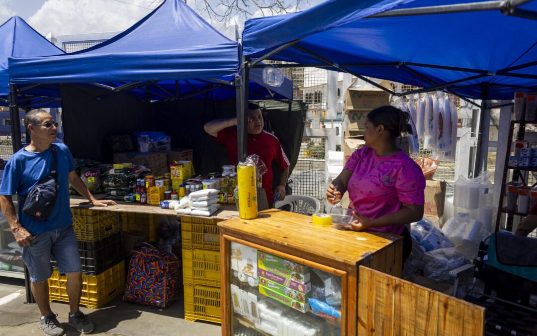 Comerciantes y pescadores luchan por su sustento