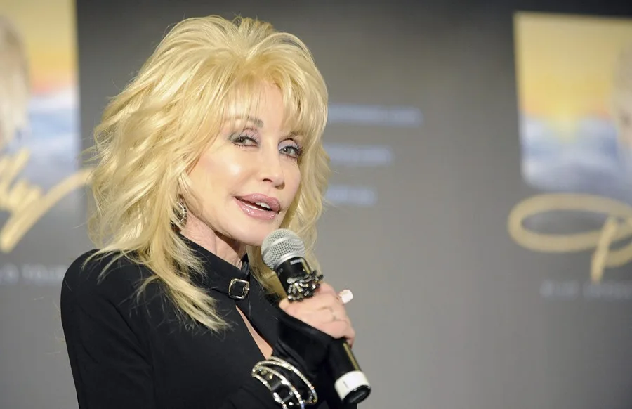 Trump a Dolly Parton: “El mundo te quiere”