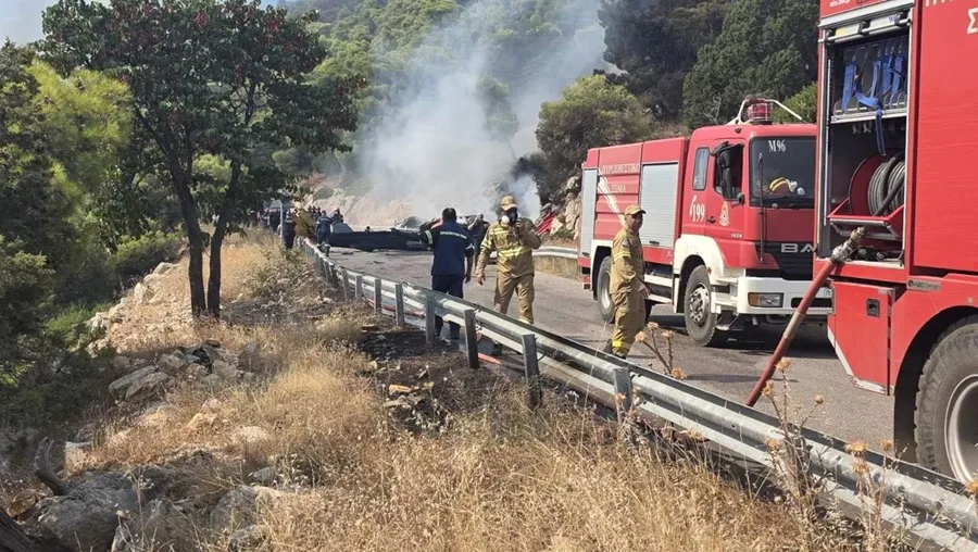 Choque entre dos helicópteros antiincendios deja dos muertos y dos heridos en Grecia