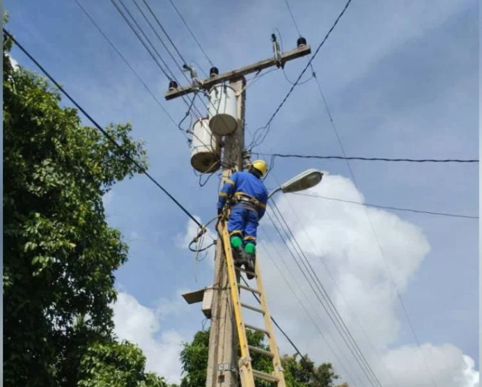 Cuba restablece parcialmente el suministro de energía eléctrica