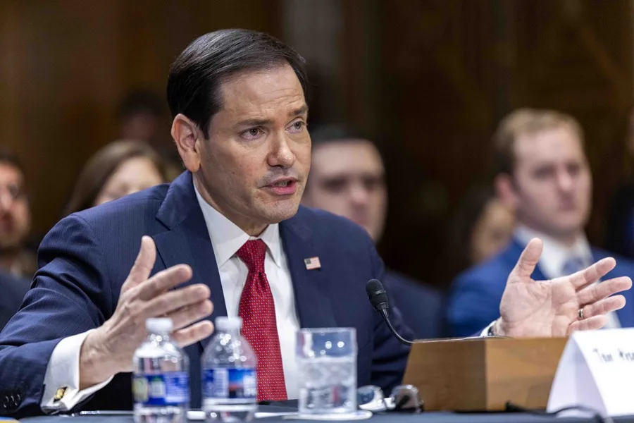 Marco Rubio defiende el veto de Trump a medios: “No vamos a cerrar CNN”