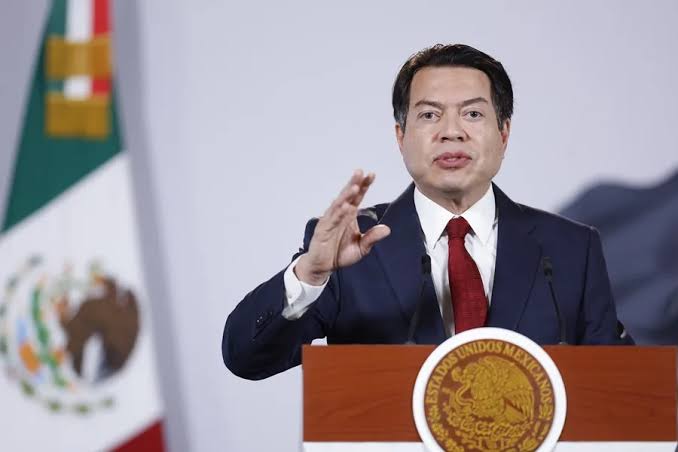 México aprueba restringir celulares y pantallas en las escuelas