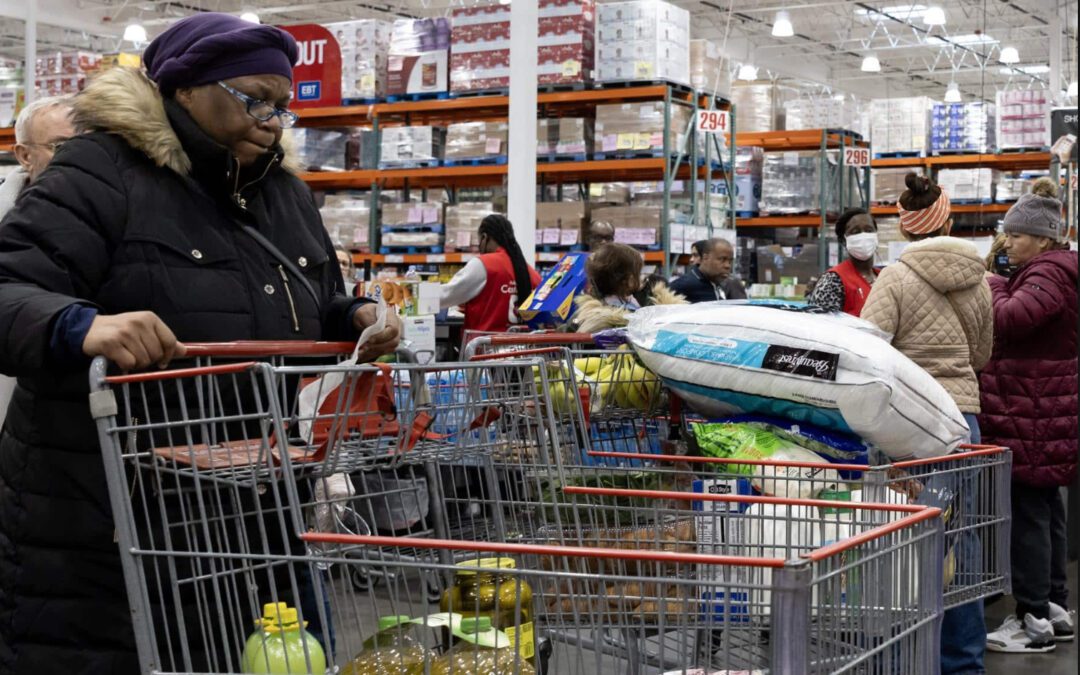Gasto en consumo personal aumenta 3.6 % en EE. UU.