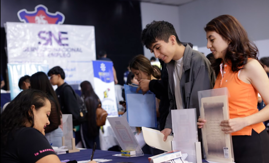 Mintrab realiza la tercera feria de empleo para vacacionistas