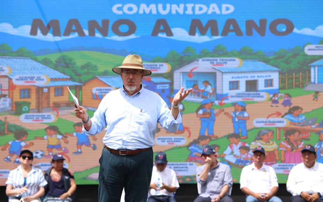 Arévalo en Área Chortí: “No hacemos favores, cumplimos obligaciones”