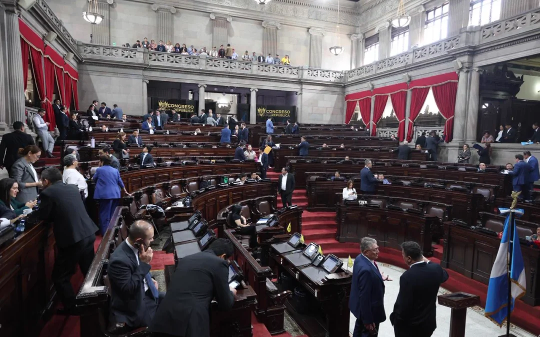 Bancada plantea reformas para transparentar postuladoras