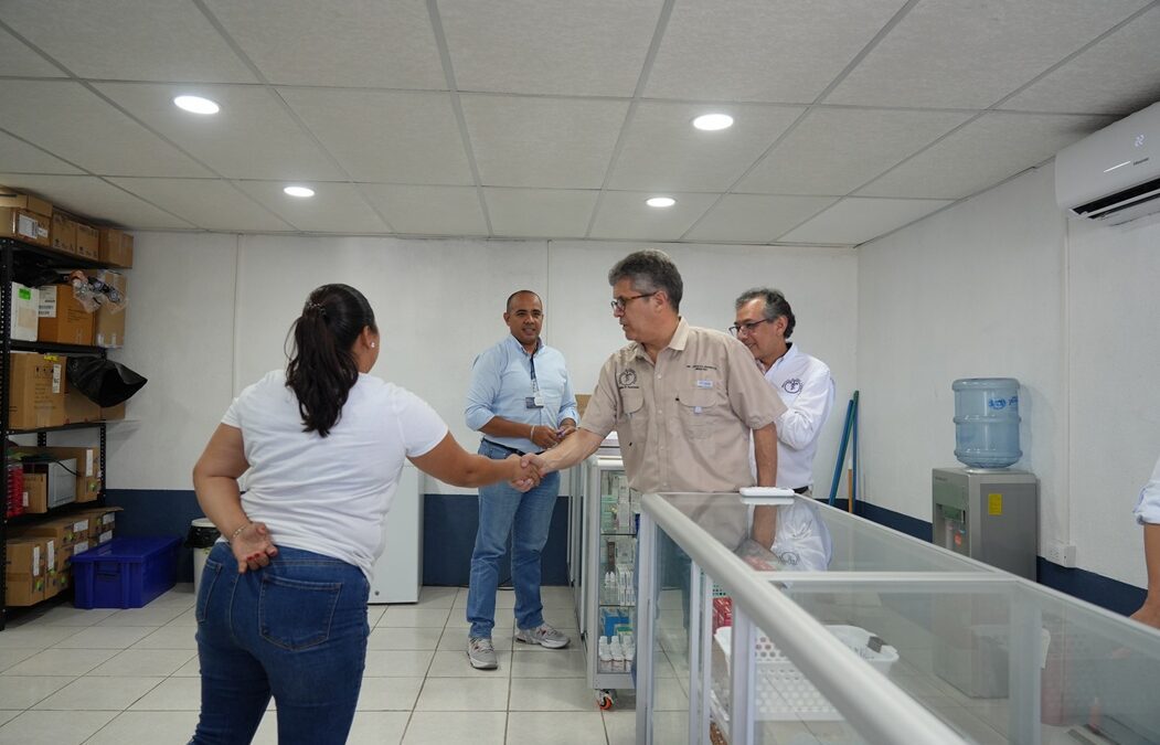 Ministro de Salud supervisa atención en centros de Mazatenango y Cuyotenango