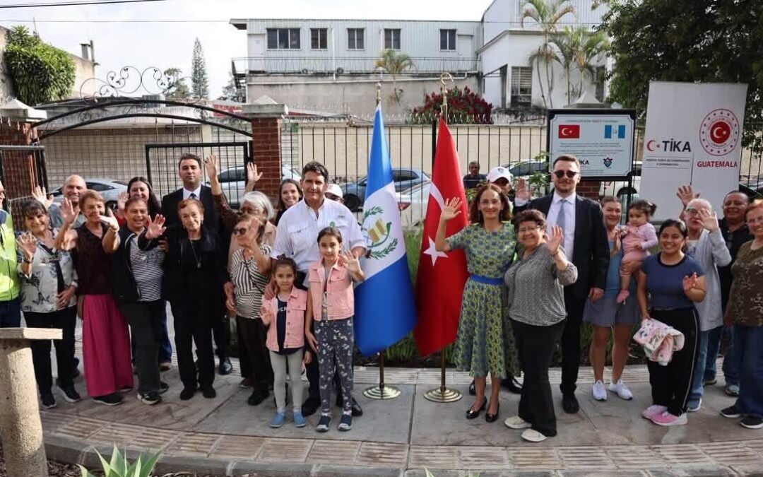 Inauguran Parque de la Amistad Türkiye -Guatemala diseñado para facil acceso de personas con discapacidad