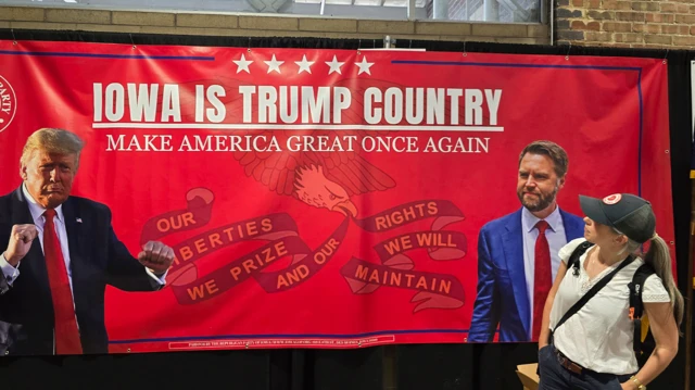 Trump hace campaña en la rural Iowa, donde sus aranceles han golpeado a los agricultores